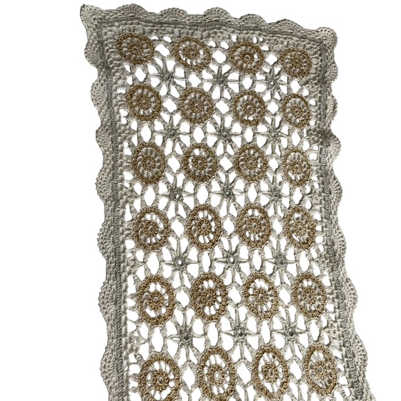Vintage Handpainted Crocheted Table Runner In Gold & Silver For The Holidays - Picture 3 of 8